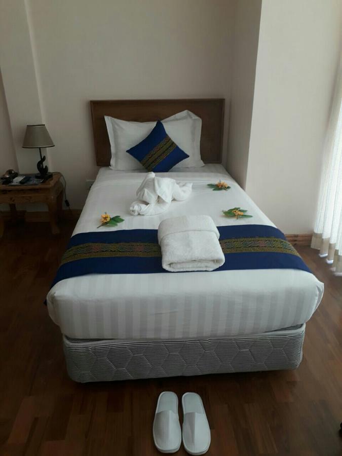 Famous Hotel Loikaw Dış mekan fotoğraf