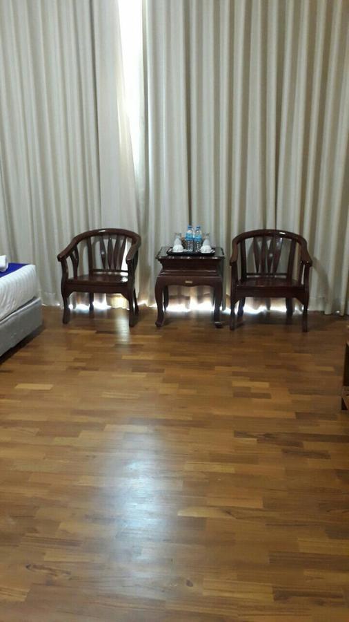 Famous Hotel Loikaw Dış mekan fotoğraf